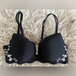 Victoria’s Secret Very Sexy push-up bra, 34B, Gently Worn